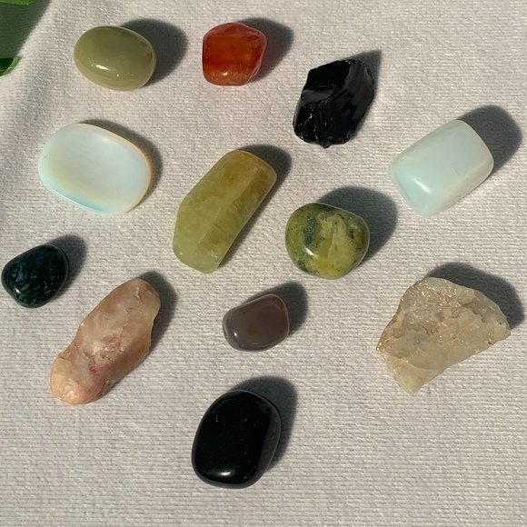 12pc Healing Natural Stones Bundle - Picture 4 of 9